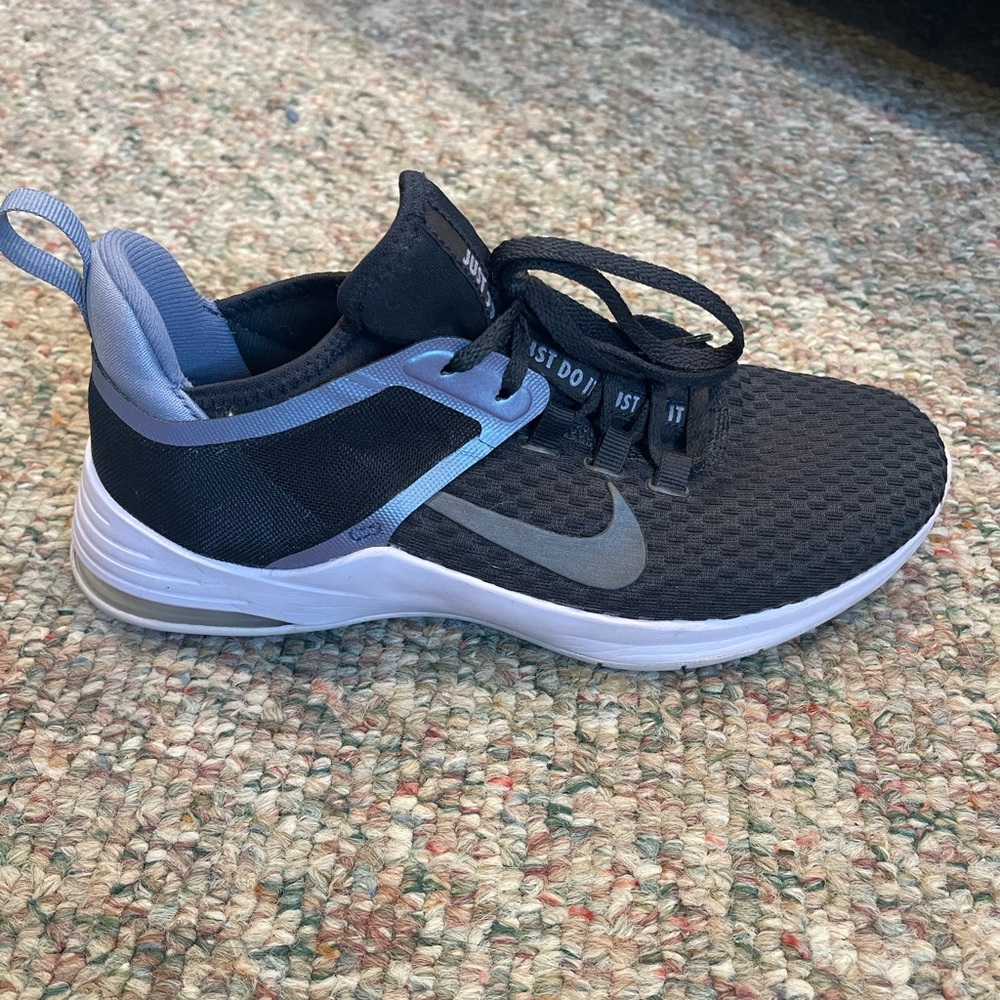 Nike Air Tennis Shoes